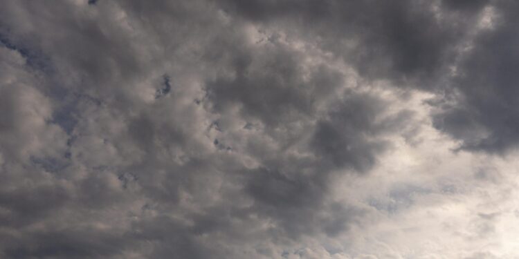 Windy Skies and Choppy Seas: What to Expect as UAE Weather Turns Unsettled