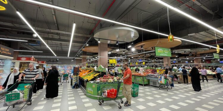 No Need for Panic Buying: Lulu Confirms Adequate Food Stocks and Normal Operations
