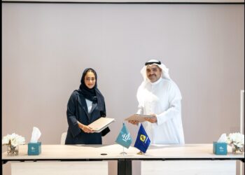 SBWC Director Maryam Bin Al Shaikh and Packman Portal Co-founder Mohamed Al Rashed at the MoU signing ceremony.