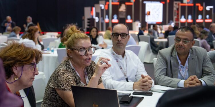 Global retail leaders at the 5th Sharjah Booksellers Conference share practical, low-cost strategies to engage non-readers and optimize independent bookstore spaces.